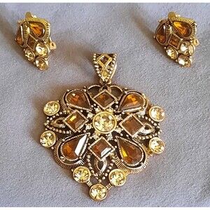 Vintage Ornate Large Gold Amber Brown Rhinestone Pendant & Clip on Earrings XLNT